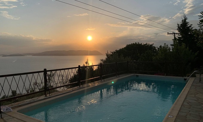 Xanthi Region Villa | The Music House: una villa espaciosa con piscina y vistas panorámicas al mar Egeo