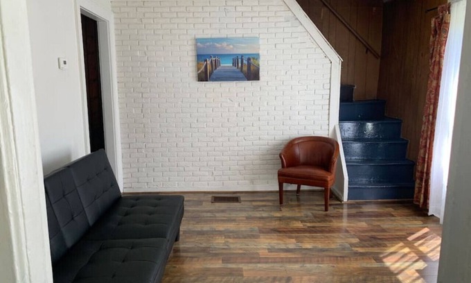 Oswego Apartamento | The Navy (Near Lake Ontario)