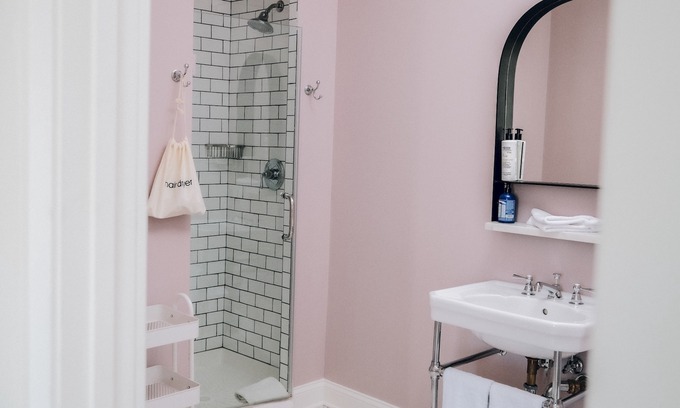 Park West Hotel | The Neighborhood Hotel - Lincoln Park 302 - One Bedroom w/ Patio