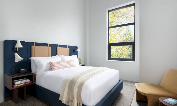 Near West Side Apartamento | The Neighborhood Hotel - Little Italy Two Bedroom - ADA