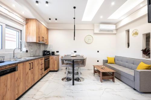 Kos Apartamento | The Neptunian Suite - 1Min to the Beach