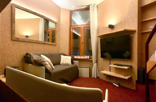 Cervinia Apartamento | THE NEST Alpine Loft Ski-in Ski-out