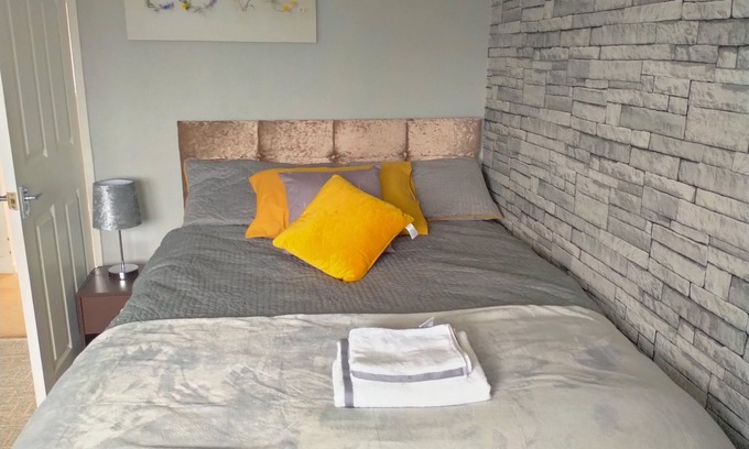 Wednesbury Casa | The Nest, an Immaculate 3-Bed House in Walsall