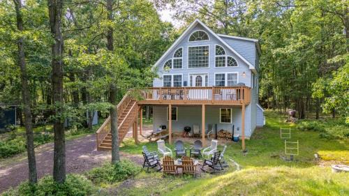 Briar Crest Woods Chalet De Esquí | The Nest at Brier Crest by AvantStay Game Room Expansive Deck Fire Pit