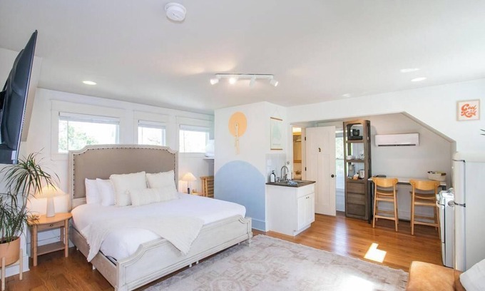 Lockeland Springs Casa | The Nest: East Nash Studio