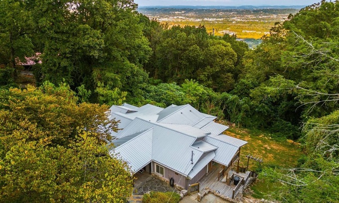 Chattanooga Cabina | The Nest | Home W/ Mtn Views | GREAT Location! | 3 Bed, 3.5 Bath