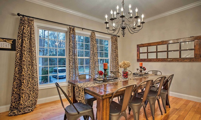 Royal Pines Casa | THE NEST Spacious 5-bedroom House in Excellent Asheville Location with Game Room