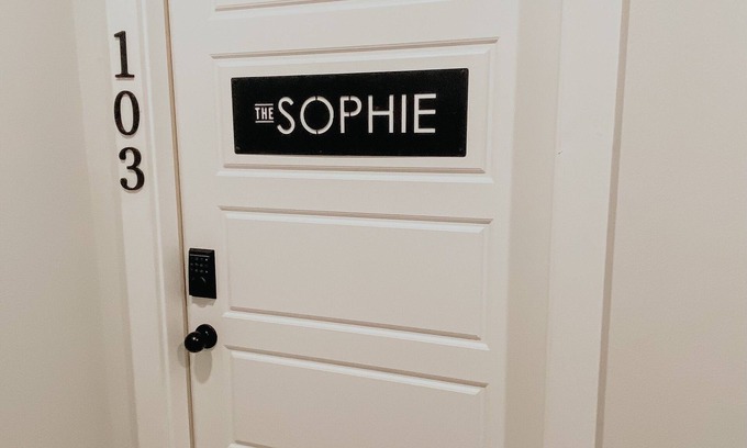 Dodge City Apartamento | The New Premiere Downtown Luxury Loft, The Sophie