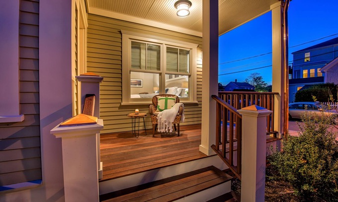 Yachting Village Casa | The Newport Lofts - 611 Thames Street