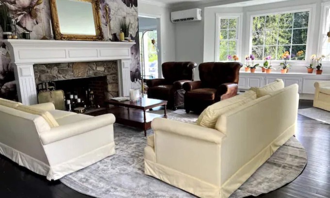 Charlestown Casa | The Ninigret Nest - 10 mins to all Charlestown Beaches, walk to Umbrella factory