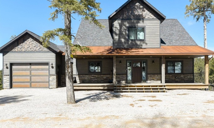 Lead Casa | The Nitz Carlton - Pet friendly, Game room, 2 hot tubs, Amazing views!