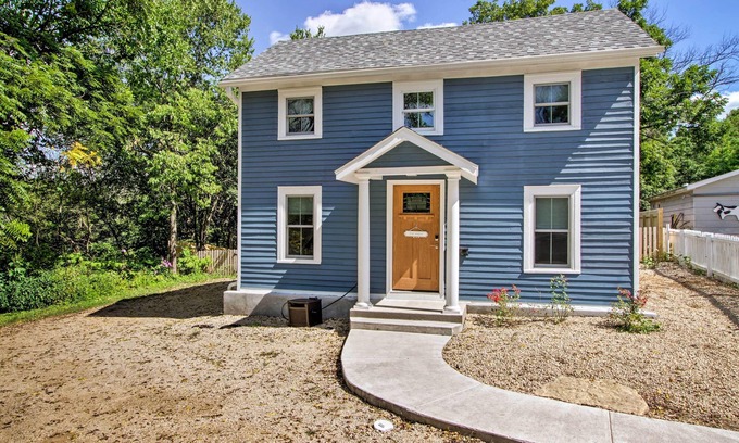 Galena Casa | The Nook: Downtown Galena Cottage w/ hot tub & fire pit!