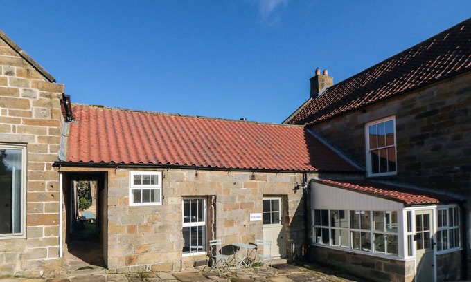 Great Fryup Dale Casa | THE NOOK, pet friendly, character holiday cottage in Glaisdale