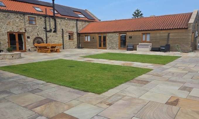 Crook Casa | The Oak, Country Home, Sleeps 4 with Hot Tub