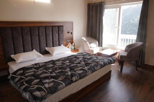 Khattalwada Hotel | The Oak & Lake View Resort By Mind My Trip