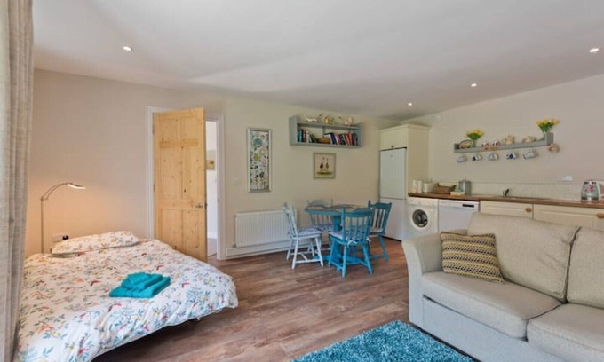 Ashford Cabaña | The Oaks Secluded Cosy Cottage near Ashford