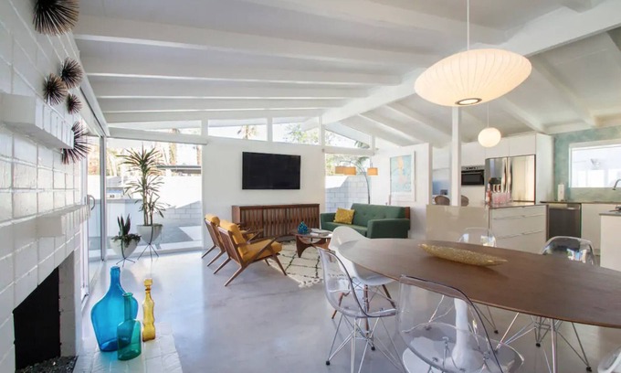 Magnesia Falls Cove Casa | The Oasis Mid-Century Home