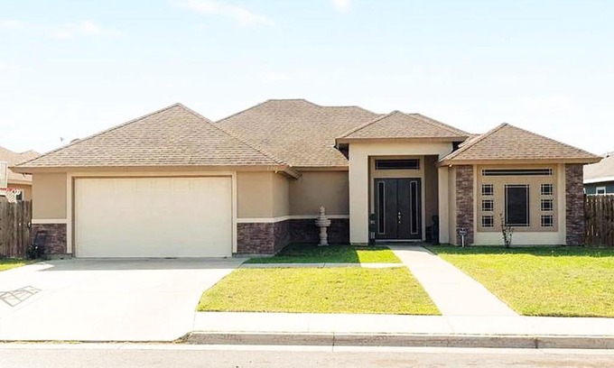 Brownsville Casa | The Oasis- Sleeps 8 (Brownsville, SPI, SpaceX)