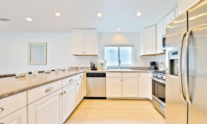 Sunset Beach Casa | The Oasis · "The Oasis" Sunset Beach, 5 houses from the sand