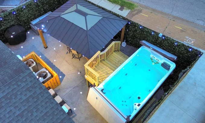 East Bank Casa | 4 mins to Broadway ✶ Nashville Oasis ✶