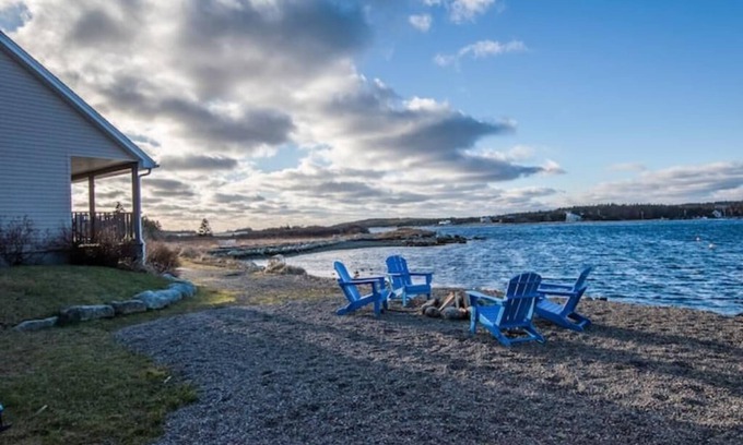 Sambro Casa | The Ocean Pearl Cottage