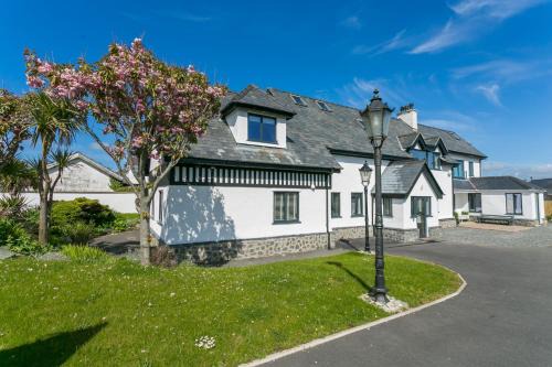 Trearddur Bay Casa | The Old Abbey