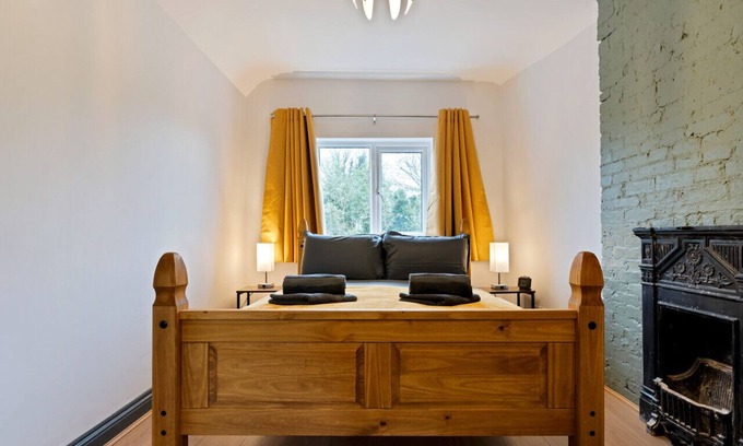 Uttoxeter Casa | The Old Brewery: Central Cottage
