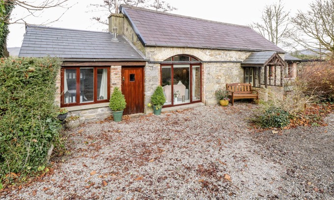 Sligo Cabaña | THE OLD BYRE, family friendly in Sligo Town, County Sligo