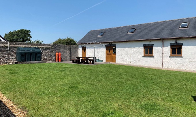 Llanybri Cabaña | El viejo granero de vaca, LAUGHARNE