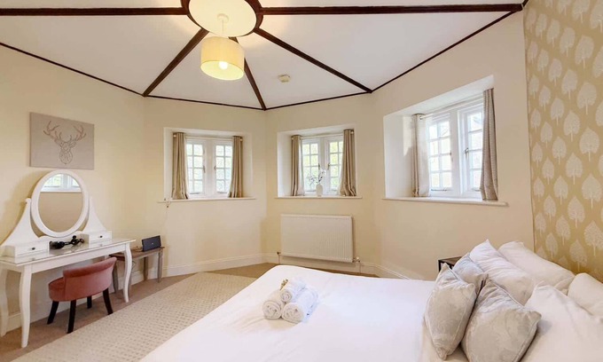 Langford Cabaña | The Old Dairy at Combe Lodge - Hopewell