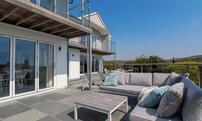 Fowey Cabaña | THE OLD HARBOUR MASTERS HOUSE, family friendly in Fowey