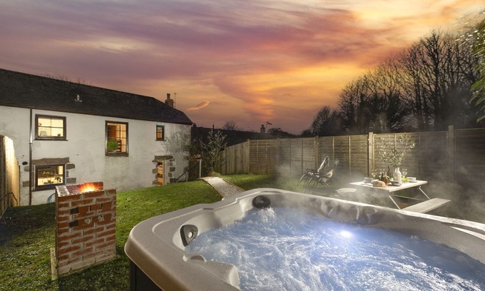 Crowlas Cabaña | The Old Hay Barn, Croft Hooper - a cottage that sleeps 4 guests in 2 bedrooms
