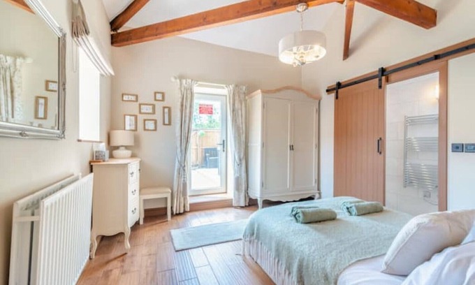 Stockton-on-Tees Casa | The Old Moat Barn - With Private Hot Tub