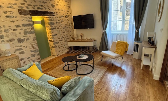 Avallon Apartamento | The old presbytery