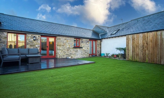 Angle Casa | The Old Stables - 3 Bedroom Cottage - Angle