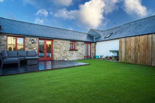 Angle Casa | The Old Stables - 3 Bedroom Cottage - Angle
