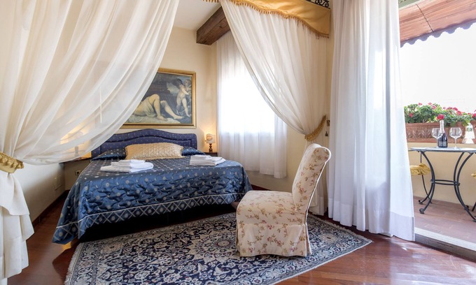 San Niccolo Casa | The One and Only: NUEVO SUITE REAL CON TERRAZA PRIVADA CON VISTAS A FLORENCIA