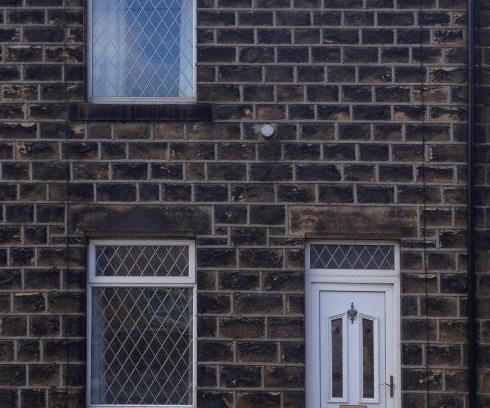 Millhouse Green Casa | The One in the Middle