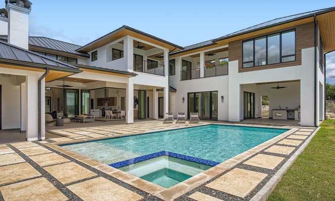 Northshore On Lake Travis Casa | The Oracle by AvantStay | Luxe Design + Pool, Yoga Room