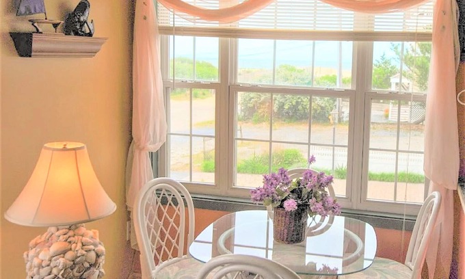 Dewey Beach Apartamento | Sea View Haven Pasos a la playa Apartamento de 2 dormitorios para familias / perros