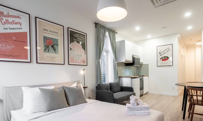 Plateau Mont Royal Apartamento | The Oscar Peterson Studio | AC | TV | Near a Metro