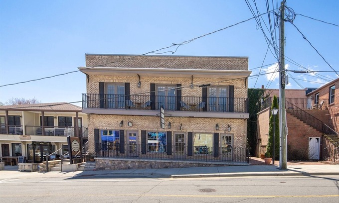 Blowing Rock Casa | The Overlook on Sunset - Steps to Main Street Blowing Rock!