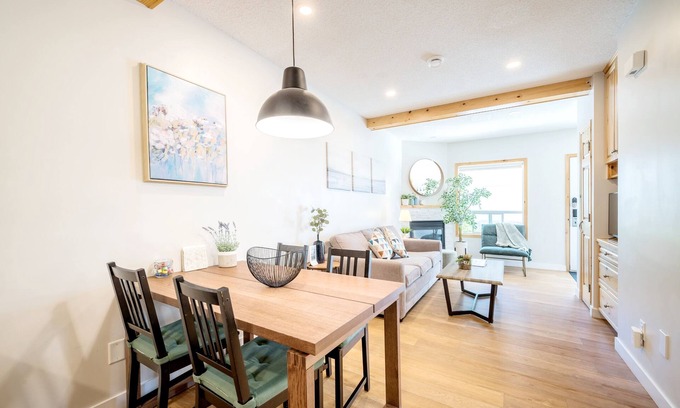 Harvie Heights Casa | The overlook stay | Free parking|35