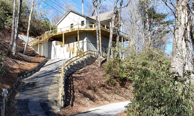 Mirror Lake Casa | The Owlery, Walk to Town