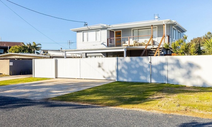 Anna Bay Casa | The Pacific Pearl,16 Pacific Avenue, Anna Bay - pet friendly, air con