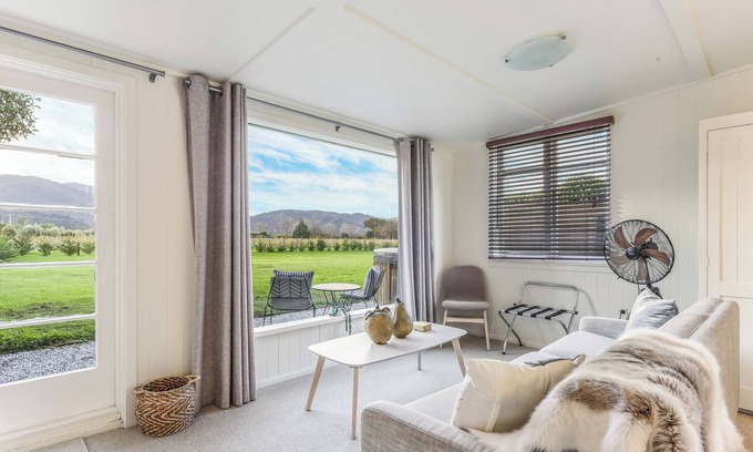 Renwick Cabaña | The Packing Shed - Blenheim Holiday Home