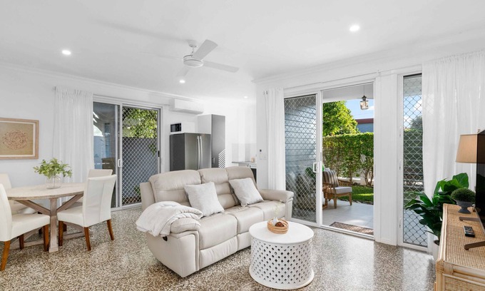 Ascot Apartamento | The Leaf Home / secure courtyard / airport