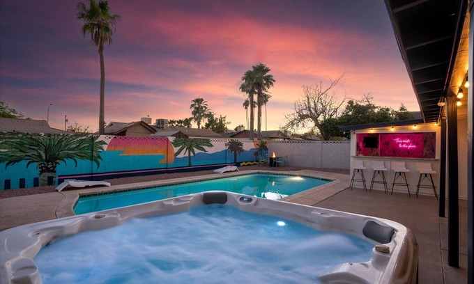 Papago Parkway Casa | The Palms Cabana | Pool, Hot Tub, Bocce & PuttPutt