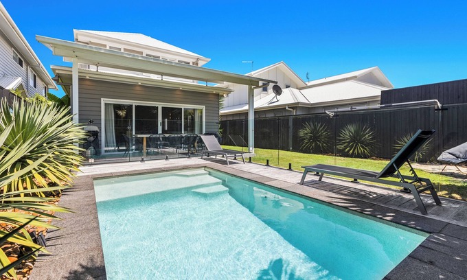 Kingscliff Casa | 'The Palms on Nautilus' - Beach house on the park & sea