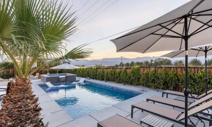 Thousand Palms Casa | The Palms - Pool, Spa, BBQ, Games, Mountain Views